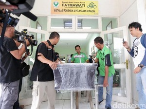 Akhirnya! Roro Fitria Dapat Izin Lihat Pemakaman Ibu di Yogya