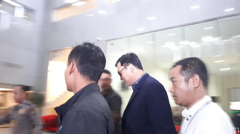 Ditangkap, Bos Lippo Billy Tersangka Suap Meikarta Tiba di KPK Ditangkap, Bos Lippo Billy Tersangka Suap Meikarta Tiba di KPK