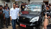Bahkan sempat muncul wacana untuk kembali menggunakan Esemka sebagai kendaraan dinas ketika Jokowi terpilih menjadi Gubernur DKI Jakarta. Sayangnya niat tersebut harus diurungkan.  Foto: Rachman Haryanto