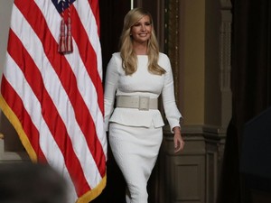 Saat Ivanka Trump Pakai Baju Karya Desainer Anti-Trump