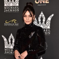 Bintang film High School Musical Vanessa Hudgens hanya memiliki tinggi badan 154 cm. Tapi ia tahu caranya berbusana agar tidak terlihat tenggelam dengan busana seksinya. Foto: Getty Images