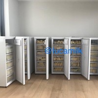 Passavee pun membuka bank ASI yang dinamakan Filoga Clinic. Sejak dibuka, klinik tersebut telah menarik para ibu dari anak-anak yang bayinya membutuhkan ASI. Mereka berdatangan untuk meminta air susu dari wanita cantik tersebut. Foto: Instagram @numwanz