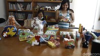 Sebagian dari mereka yang ada di Yayasan ini adalah rata-rata datang dengan secara sukarela. Maka tak heran bila mereka semangat dan senang menjalani aktivitasnya sehari-hari.
