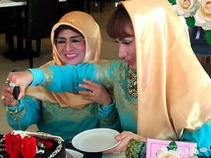 Firasat Roro Fitria Sebelum Ibunda Meninggal