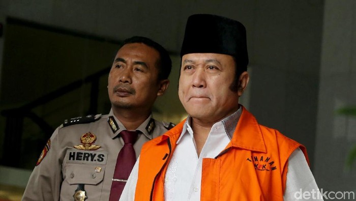 Bupati nonaktif Lampung Selatan Zainudin Hasan jalani pemeriksaan lanjutan KPK. Ia diperiksa sebagai tersangka kasus suap proyek di Lampung Selatan.