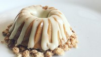 Dari Ontario, Kanada, ada kreasi dessert nikmat bernama Salted Caramel Panna Cotta dengan white chocolate. Foto: Instagram chef_ileanamar