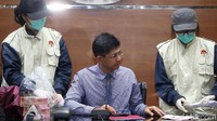 KPK menetapkan Bupati Bekasi Neneng Hassanah Yasin sebagai tersangka. Selain Neneng, Direktur Operasional Lippo Group Billy Sindoro juga ditetapkan sebagai tersangka pemberi suap. Penetapan tersangka ini terkait dugaan tindak pidana korupsi pengurusan perizinan proyek pembangunan Meikarta di Kabupaten Bekasi.