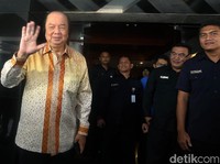 Tukar Dolar AS Demi Selamatkan Rupiah, dari Orang Terkaya hingga Cawapres