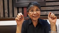 Pinky Warouw awalnya kaget dan heran saat tahu sosoknya viral. Itu karena di Asian Para Games, Pinky sudah lebih dahulu menerjemahkan bahasa isyarat ketika opening. Foto: Faiq Hidayat/detikcom