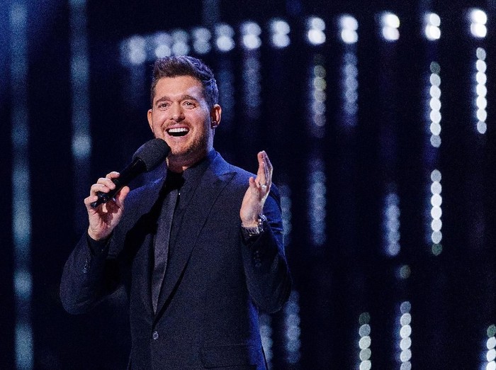 michael buble saat perform