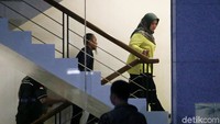 Sebelumnya, KPK menetapkan 9 orang tersangka dalam kasus tersebut. Pihak pemberi suap adalah Direktur Operasional Lippo Group Billy Sindoro, konsultan Lippo Group Taryudi, konsultan Lippo Group Fitra Djaja Purnama, dan pegawai Lippo Group Henry Jasmen.