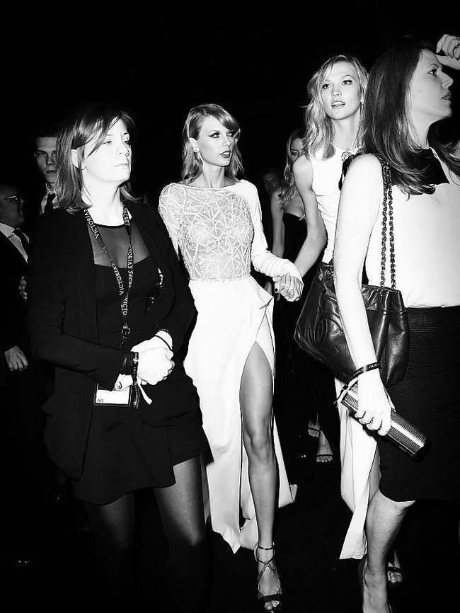 Keretakan hubungan Taylor dan Karlie bahkan sempat menarik atensi aktris Jennifer Lawrence. Aku penasraran dengan apa yang terjadi di antara Karlie Kloss dan Taylor Swift. Jujur saja, kata Jennifer di sela promosi film Red Sparrow. (Foto: Getty Images)