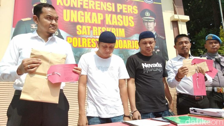 Korupsi Kas Desa Rp 52 Juta, Kades Sidoarjo Diserahkan ke Kejaksaan Korupsi Kas Desa Rp 52 Juta, Kades Sidoarjo Diserahkan ke Kejaksaan