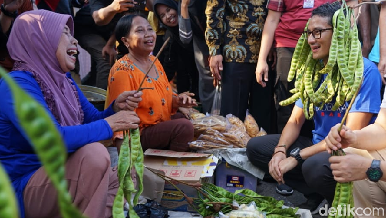 Ruhut Sindir Sandi: Rambut Jadi Petai, Tuhan Marah Loh Ruhut Sindir Sandi: Rambut Jadi Petai, Tuhan Marah Loh