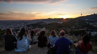 Spanyol menawarkan aneka objek wisata petualangan dan kuliner yang lezat (Jack Taylor/Getty Images)