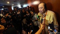  Ini (pakai uang) pribadi, tidak ada kaitan dengan korporasi, kata pria yang juga CEO Mayapada Group itu di Kompleks Perkantoran Bank Indonesia (BI), Jakarta Pusat, Senin (15/10/2018).