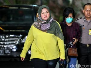 Neneng Hassanah, Bupati Muda yang Terjerembap Tanah Basah Meikarta