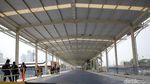Penampakan Lapak PKL di Skybridge Tanah Abang