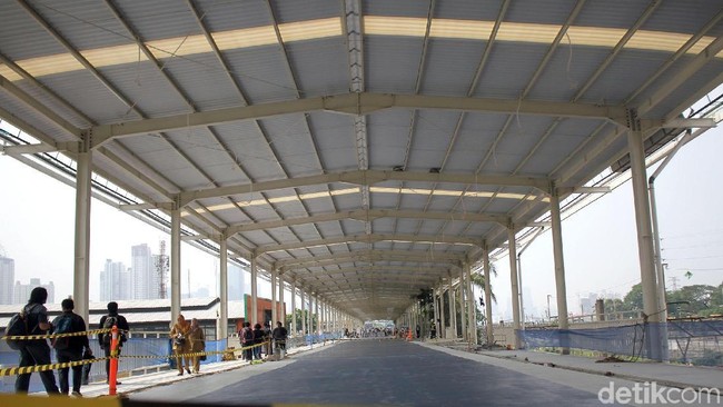 Konstruksi Skybridge Tanah Abang Masih 78%