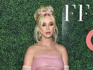 Katy Perry Gunakan Enema Kopi Agar Tetap Terlihat Awet Muda
