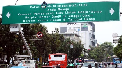 Catat! Ganjil-Genap Berlaku Hingga Akhir Tahun
