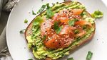 Bosan Sarapan Roti Tawar? Bikin Saja Avocado Toast yang Kekinian Ini