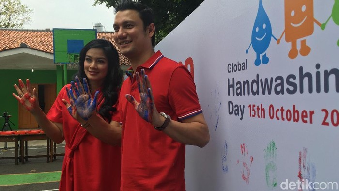 Pasangan selebriti Titi Kamal dan Christian Sugiono (Foto: Frieda Isyana Putri) Pasangan selebriti Titi Kamal dan Christian Sugiono (Foto: Frieda Isyana Putri)