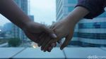 Kondisi Hubungan Sepasang Kekasih Dilihat dari Cara Pegangan Tangan