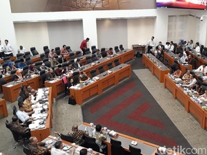 Dicecar DPR Soal Rupiah, Ini Jawaban Sri Mulyani