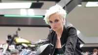  Wah siapa bakal menyaingi kecepatan gadis ini dengan Kawasaki Ninja-nya?