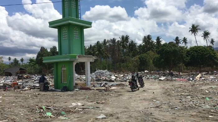 Melihat Pantoloan, Titik Terparah yang Hancur Akibat Gempa Palu (Foto: Isfari Hikmat) Melihat Pantoloan, Titik Terparah yang Hancur Akibat Gempa Palu (Foto: Isfari Hikmat)