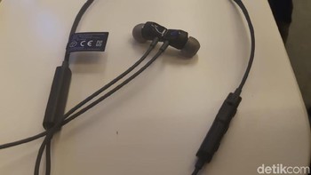 Earphone ini juga teruji tahan air dengan rating IPX5. (Foto: detikINET/Virgina Maulita Putri)