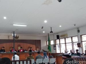 Sidang Kasus Suap Abu Bakar, Bupati KBB Saat Ini Diduga Terima Duit