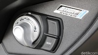 Lexi 125, khususnya tipe S, sudah mendapatkan fitur keyless (Smart Key System) pertama di kelasnya. Foto: Rangga Rahadiansyah