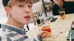 Manisnya Jimin Saat Makan dan Pose di Dapur Bareng Member BTS