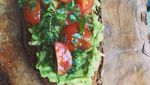 Bosan Sarapan Roti Tawar? Bikin Saja Avocado Toast yang Kekinian Ini