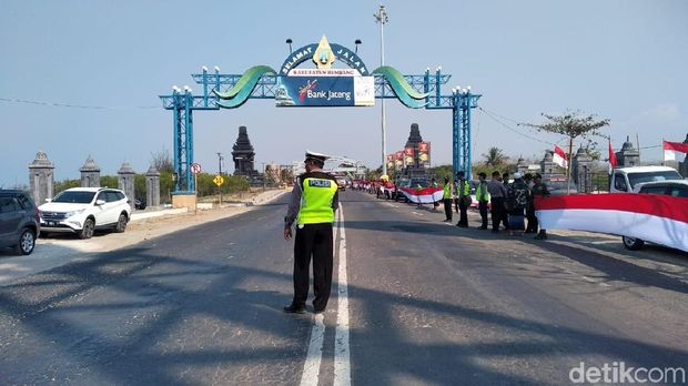 Sambutan saat Kirab Satu Negeri masuk Jateng.
