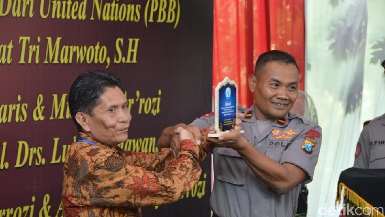 Rochmat, Polisi dengan 79 Anak Asuh, Dapat Penghargaan dari PBB Rochmat, Polisi dengan 79 Anak Asuh, Dapat Penghargaan dari PBB