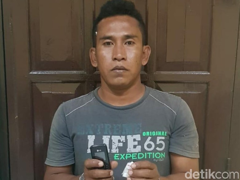 Anggota Satpol PP Kota Pasuruan Dibekuk Saat Beli Sabu Anggota Satpol PP Kota Pasuruan Dibekuk Saat Beli Sabu