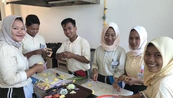 Swiss Bantu Politeknik Pariwisata Lombok Bangun SDM