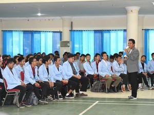 Rommy Ajak Mahasiswa Cari Peluang Bisnis Lewat Hobi