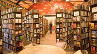 Didirikan pertama kali oleh Mary and Stuart Manley pada tahun 1991, Barter Books masih beroperasi hingga hari ini seperti zaman kejayaannya (Visit Alnwick)