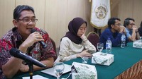 Diskusi tersebut membahas perilaku elite politik di Indonesia dalam menggunakan media sosial. Hal itu terbilang lumrah dan wajar bila termasuk bagian dari peradaban dan terekam menjadi arsip sejarah pada yang masa yang akan datang. Foto: dok. FIB UI
