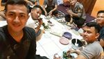 Ini Pose Asyik Benny Widjaja, Polisi Keren yang Doyan Mie Ayam