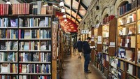 Menariknya, pengunjung diperbolehkan untuk menukar bukunya dengan buku yang tersedia di Barter Books. Hanya perlu diketahui, hampir semua buku di sini merupakan buku bekas atau second (Visit Alnwick)
