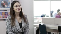 Luna Maya tampil di acara dHappening yang akan tayang besok, Kamis (18/10). Bahas apa saja ya Luna di acara tersebut?  Foto: Asep Syaifullah