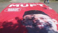 Duh, Mahasiswa di Probolinggo Kritis Usai Tertimpa Banner Raksasa Caleg DPR RI