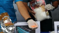 Badan Narkotika Nasional (BNN) mengungkap empat kasus narkoba dengan barang bukti 14,6 Kg Sabu dan ekstasi sebanyak 63.573 butir.