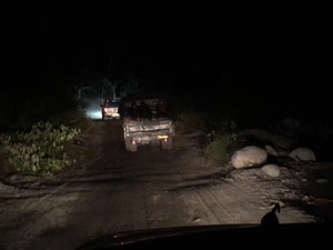 Menembus Malam, Relawan CT Arsa Bawa Bantuan ke Sigi