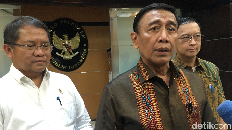Pemerintah Serahkan Pengelolaan Operator Satelit ke Badan Usaha Pemerintah Serahkan Pengelolaan Operator Satelit ke Badan Usaha